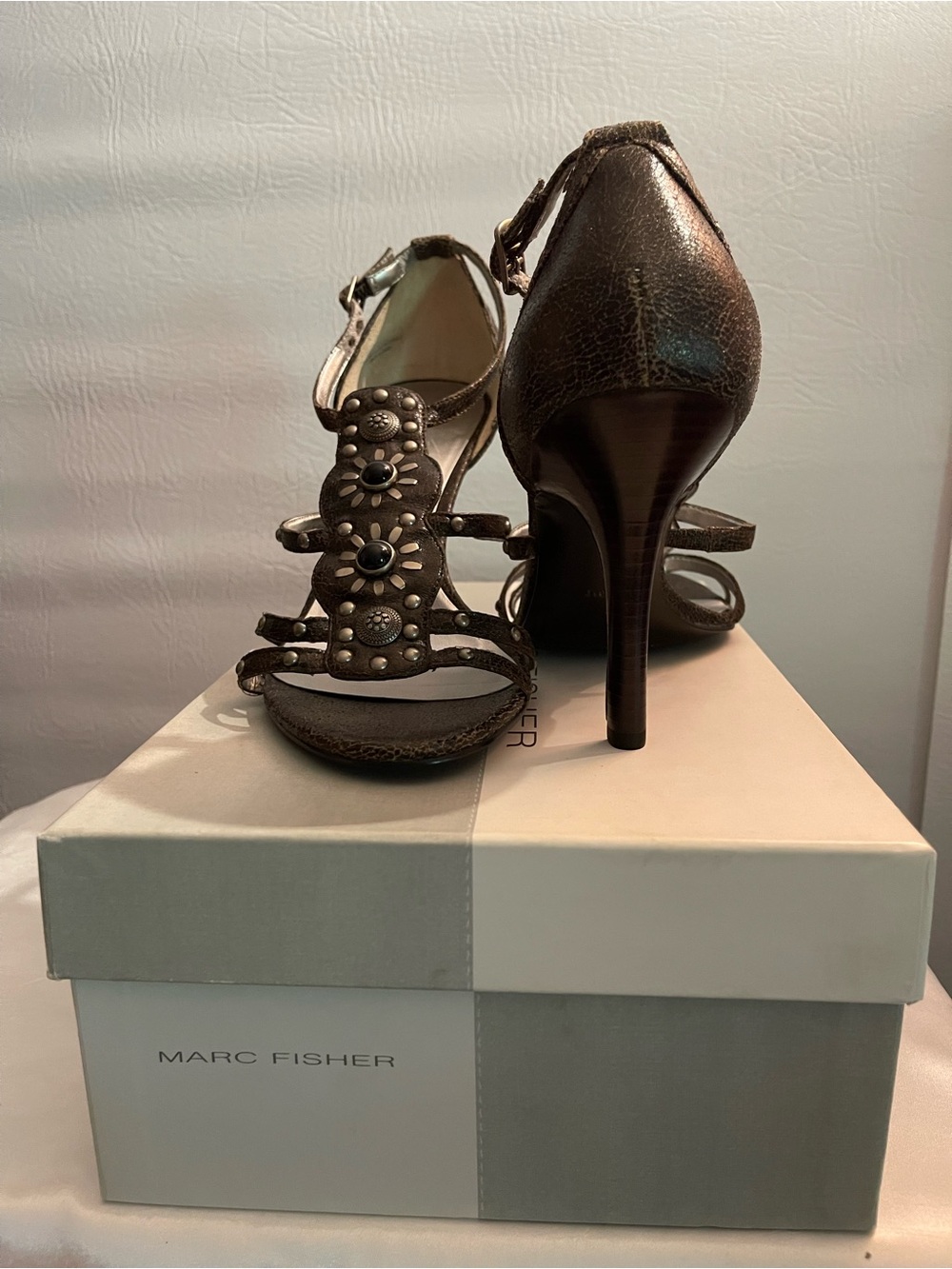 🌙✨ 🏷️ Marc Fisher Vintage Y2K Leather Kitten Heel Sandals | New in Original Box